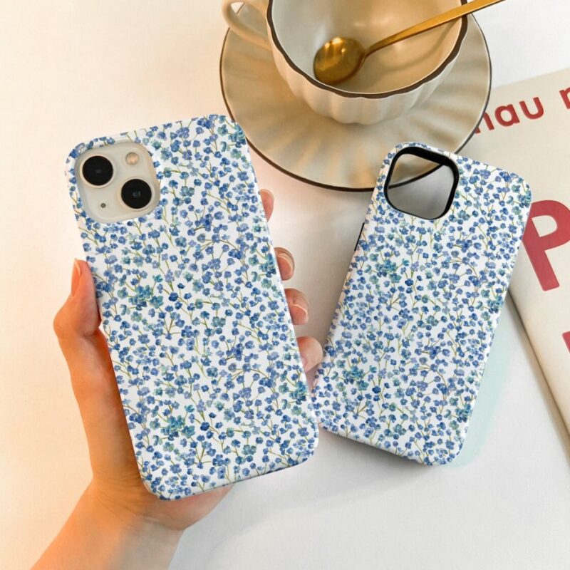 Minik Mavi Çiçekler Desenli Baskılı Telefon Kılıfı
